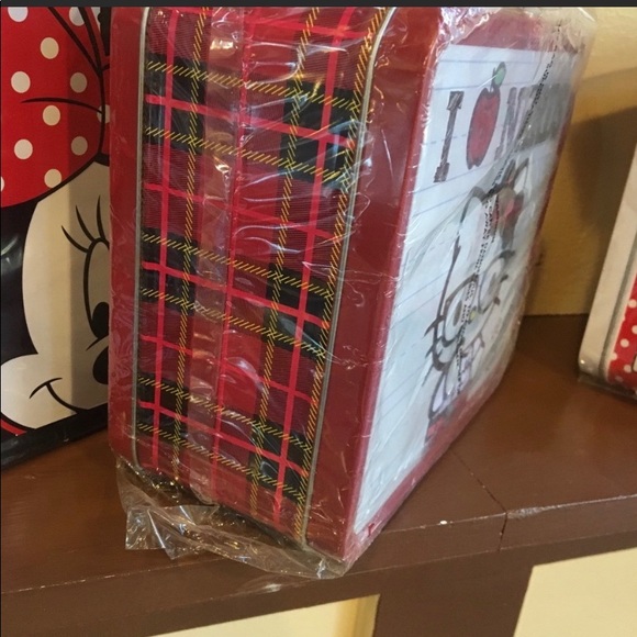 NEW Hello Kitty lunch box “I 🍎 Nerd” lunchbox - Picture 2 of 3